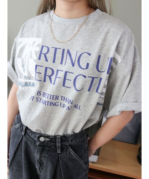 Ungrid(アングリッド)の「リメイクデザインロゴTee(Tシャツ/カットソー・レディース・グリーン/ライトグレー/オフホワイト・FREE)」の6枚目の写真