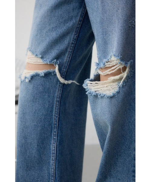 AZUL by moussy（アズールバイマウジー）の「AZUL DENIM ダメージワイドデニム（デニムパンツ・レディース・ライトブルー・SMALL/MEDIUM）」の11枚目の写真