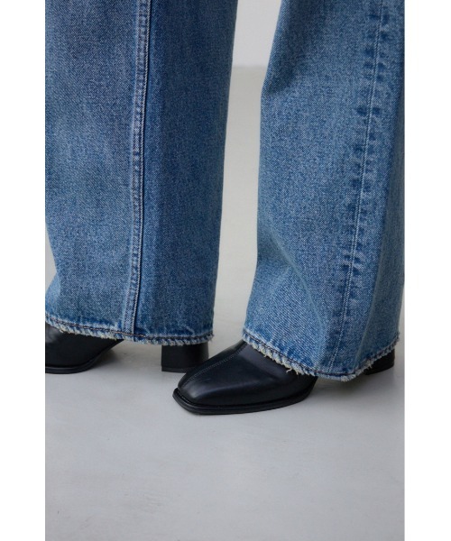 AZUL by moussy（アズールバイマウジー）の「AZUL DENIM ダメージワイドデニム（デニムパンツ・レディース・ライトブルー・SMALL/MEDIUM）」の12枚目の写真