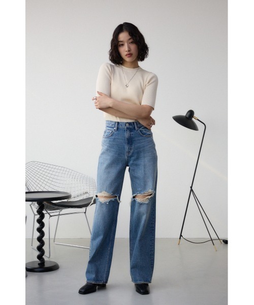 AZUL by moussy（アズールバイマウジー）の「AZUL DENIM ダメージワイドデニム（デニムパンツ・レディース・ライトブルー・SMALL/MEDIUM）」の3枚目の写真