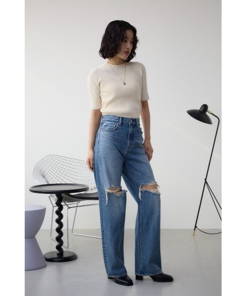 AZUL by moussy（アズールバイマウジー）の「AZUL DENIM ダメージワイドデニム（デニムパンツ・レディース・ライトブルー・SMALL/MEDIUM）」の4枚目の写真