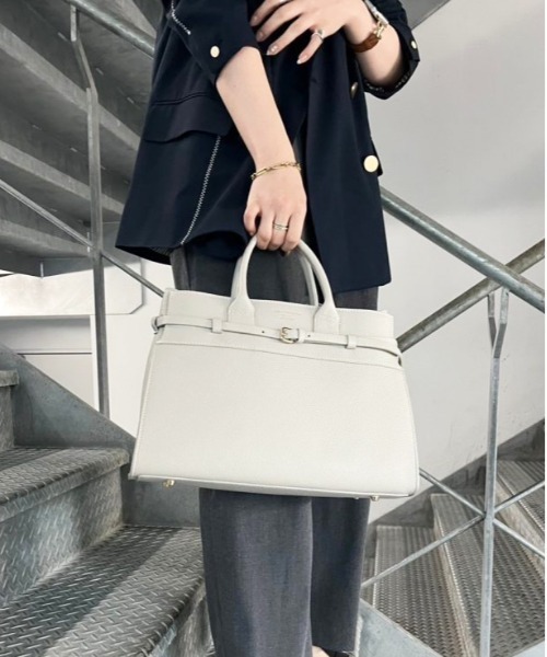 Scrap Book（スクラップブック）の「【CHRISTIAN VILLA】ベルトトートM（トートバッグ・レディース・ベージュ/グレー・FREE）」の10枚目の写真