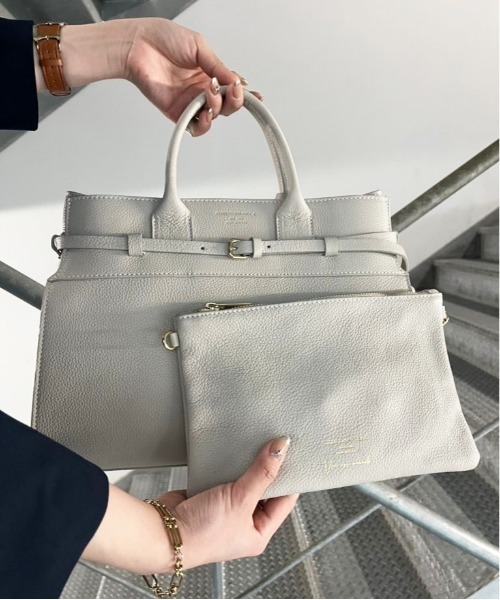 Scrap Book（スクラップブック）の「【CHRISTIAN VILLA】ベルトトートM（トートバッグ・レディース・ベージュ/グレー・FREE）」の13枚目の写真