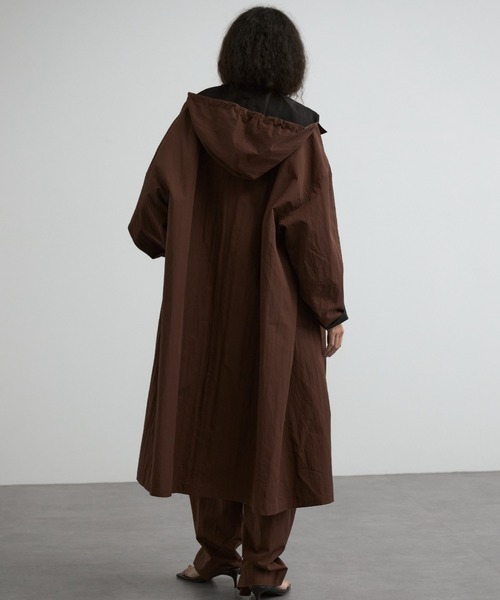 CREDONA（クレドナ）の「HOODIE NYLON COAT/フーディーナイロンコート（ナイロンジャケット・レディース・ブラウン/チャコールグレー・1/0）」の8枚目の写真