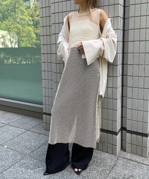 AIC.（エーアイシー）の「ディープスリットメッシュロングワンピース（ワンピース・レディース・キナリ/ブラック・FREE）」の2枚目の写真