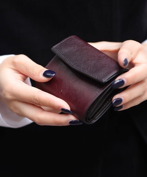 YUHAKU/ユハク」本革 ラウンドファスナー 三つ折り コンパクト