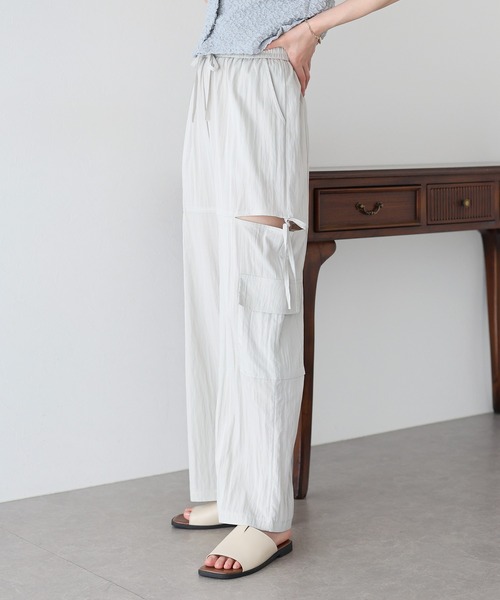 BLUEEAST（ブルーイースト）の「サイドオープンパンツ（カーゴパンツ・レディース・チャコールグレー/ブラック/ホワイト・MEDIUM）」の6枚目の写真