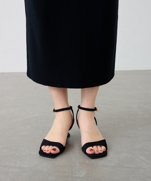 LE TALON（ルタロン）の「GRISE5cmオブリークアンクルストラップサンダル（サンダル・レディース・キャメル/イエロー/ブラック系その他・SMALL/MEDIUM/LARGE/X-LARGE）」の7枚目の写真