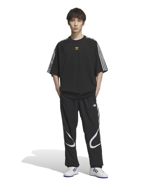 adidas(アディダス)の「adidas Originals SST TEE(アディダスオリジナルス SST Tシャツ)(Tシャツ/カットソー・メンズ・ブラック/ブラック系/ホワイト系・SMALL/MEDIUM/LARGE/X-LARGE/XX-LARGE)」の10枚目の写真