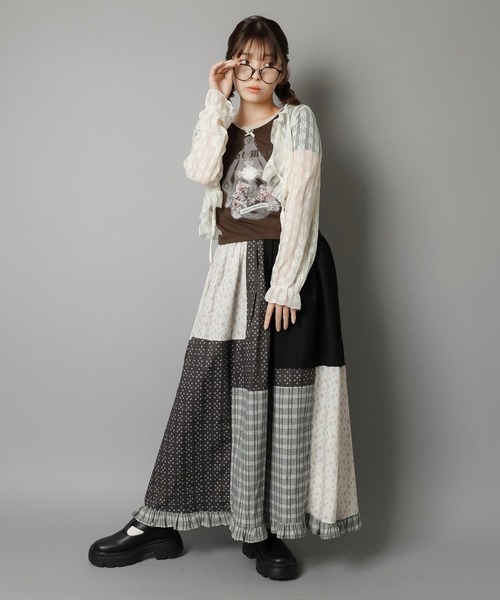 SPINNS(スピンズ)の「レースフリルボレロカーディガン(カーディガン/ボレロ・レディース・ブラック/オフホワイト/アイボリー・ONESIZE)」の7枚目の写真