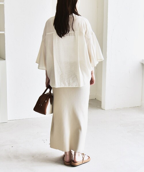 quaranciel(カランシエル)の「quaranciel:〈手洗い可能〉フレア ハーフスリーブ バンドカラー スキッパー シャツ(シャツ/ブラウス・レディース・ブラウン/カーキ/オフホワイト・ONE SIZE)」の5枚目の写真