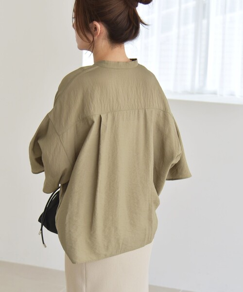 quaranciel(カランシエル)の「quaranciel:〈手洗い可能〉フレア ハーフスリーブ バンドカラー スキッパー シャツ(シャツ/ブラウス・レディース・ブラウン/カーキ/オフホワイト・ONE SIZE)」の21枚目の写真