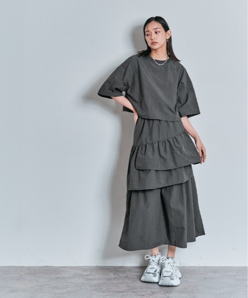 W:Huku(フーク)の「撥水 リブネック ショート トップス / 半袖 ハーフスリーブ(Tシャツ/カットソー・レディース・ブラック/チャコール/アイボリー/アッシュブラウン・FREE)」の10枚目の写真