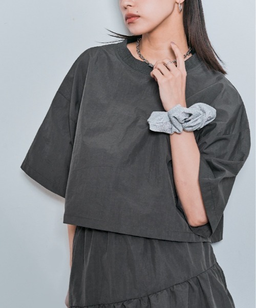 W:Huku(フーク)の「撥水 リブネック ショート トップス / 半袖 ハーフスリーブ(Tシャツ/カットソー・レディース・ブラック/チャコール/アイボリー/アッシュブラウン・FREE)」の9枚目の写真