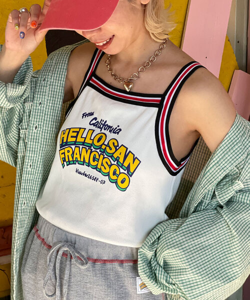 HELLO.SANFRANCISCO(ハローサンフランシスコ)の「【HELLO.SANFRANCISCO/ハローサンフランシスコ】ラインテープカップ付きキャミ(キャミソール・レディース・ライトグレー/オフホワイト・ONE SIZE)」の3枚目の写真