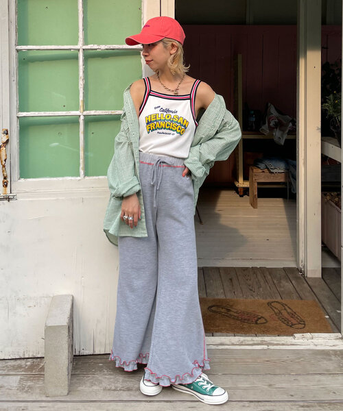 HELLO.SANFRANCISCO(ハローサンフランシスコ)の「【HELLO.SANFRANCISCO/ハローサンフランシスコ】ラインテープカップ付きキャミ(キャミソール・レディース・ライトグレー/オフホワイト・ONE SIZE)」の6枚目の写真