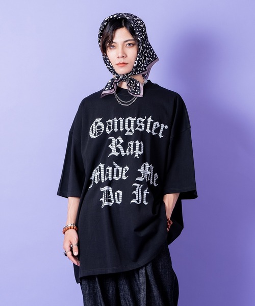 a.p.o.v.（エーピーオービー）の「a.p.o.v. ギャングスタロゴデザインプリントオーバーサイズTシャツ（Tシャツ/カットソー・メンズ・ピンク/ブラック/ホワイト・ONESIZE）」の2枚目の写真