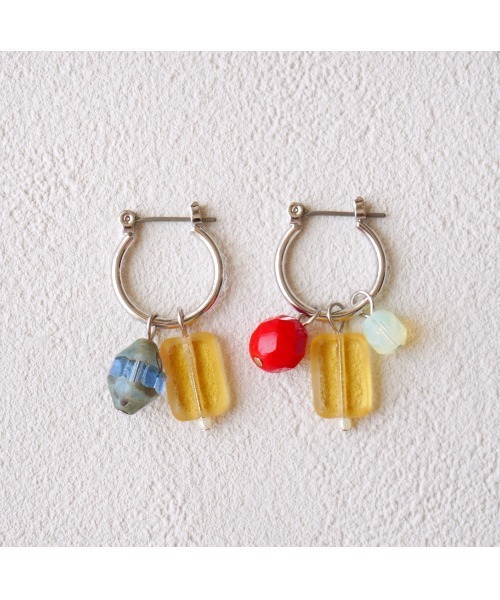 tone(トーン)の「【colore】チェコビーズのフープピアス(MA)(ピアス(両耳用)・レディース・マルチ・FREE)」の6枚目の写真