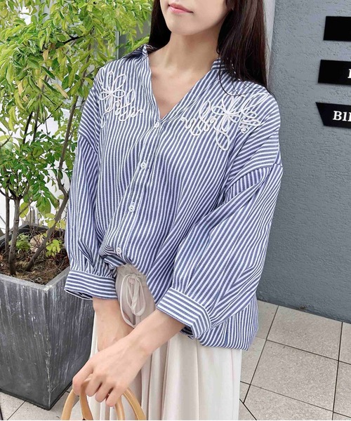 INGNI(イング)の「【WEB限定】コード刺繍タケノコシャツ(シャツ/ブラウス・レディース・オフホワイト/ネイビー系2/スミクロ・M)」の7枚目の写真
