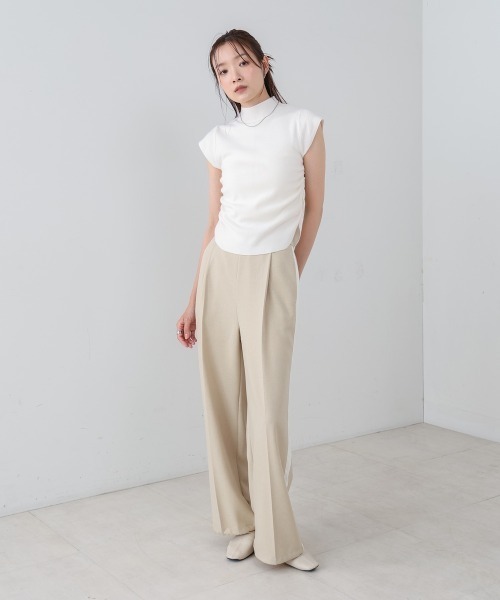 Bab（バブ）の「サイドギャザープチハイネックトップス（Tシャツ/カットソー・レディース・ベージュ/ブラウン/ブラック/オフホワイト・M）」の7枚目の写真