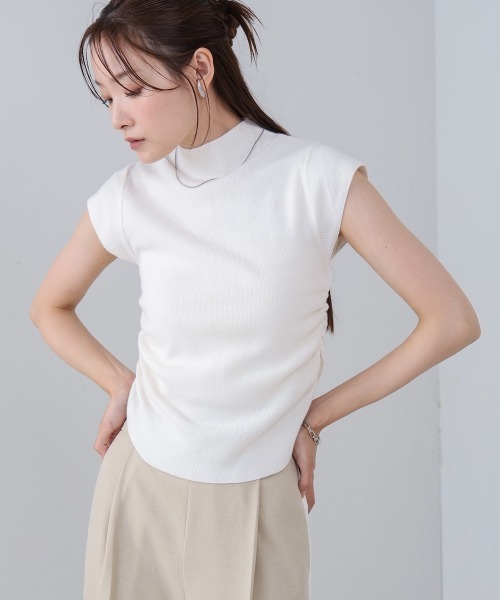 Bab（バブ）の「サイドギャザープチハイネックトップス（Tシャツ/カットソー・レディース・ベージュ/ブラウン/ブラック/オフホワイト・M）」の8枚目の写真