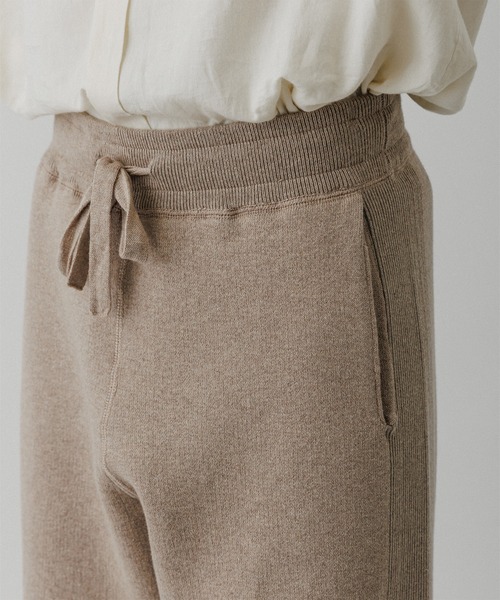 ADAM ET ROPE'（アダムエロペ）の「杢スウェット ニットパンツ / セットアップ対応（その他パンツ・メンズ・ベージュ系その他/チャコールグレー/グレー系その他・L/M）」の13枚目の写真