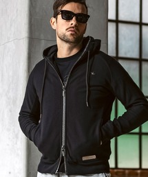 1PIU1UGUALE3  RELAX （ウノピゥウノウグァーレトレ リラックス）の「1PIU1UGUALE3 RELAX(ウノピゥウノウグァーレトレ リラックス)シルバーロゴプレート ラインストーン スウェットパーカー ジップパーカー フーディー（パーカー）」