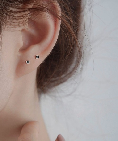 yu-ka(ユーカ)の「YU-KA:スクエアデザインミニピアス square design mini pierce(ピアス(両耳用)・レディース・シルバー/ゴールド・FREE)」の1枚目の写真