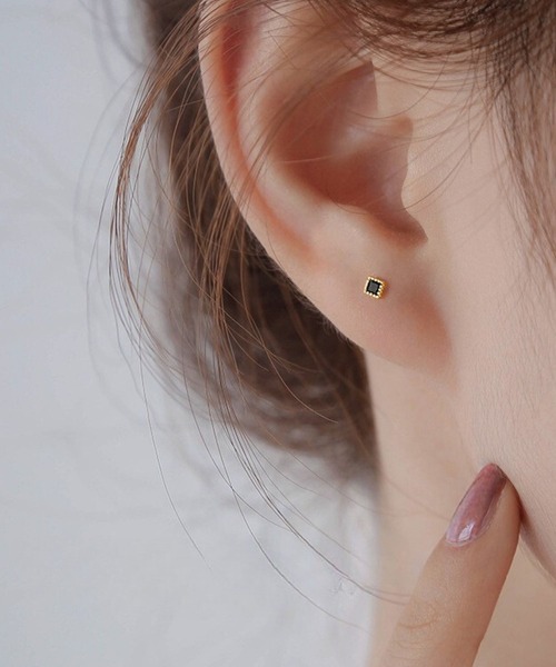 yu-ka(ユーカ)の「YU-KA:スクエアデザインミニピアス square design mini pierce(ピアス(両耳用)・レディース・シルバー/ゴールド・FREE)」の2枚目の写真