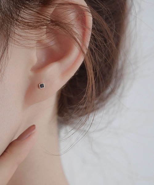 yu-ka(ユーカ)の「YU-KA:スクエアデザインミニピアス square design mini pierce(ピアス(両耳用)・レディース・シルバー/ゴールド・FREE)」の3枚目の写真