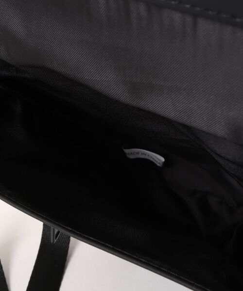 Arnold Palmer（アーノルドパーマー）の「パンチング フェイクレザー フラップショルダーバッグ（ショルダーバッグ・メンズ・ブラック/チャコールグレー/ブラウン・F）」の5枚目の写真