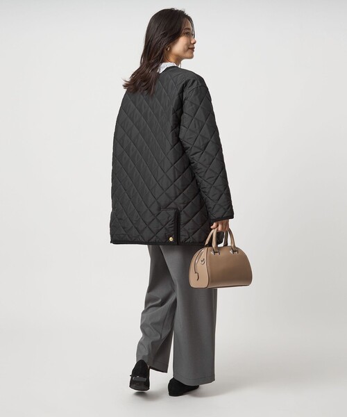 Traditional Weatherwear(トラディショナルウェザーウェア)の「【別注】<Traditional Weatherwear>ARKLEY Aライン キルティング ミドル コート(ノーカラーコート・レディース・ダークブラウン/ブラック・32/34)」の22枚目の写真