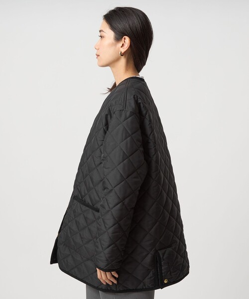 Traditional Weatherwear(トラディショナルウェザーウェア)の「【別注】<Traditional Weatherwear>ARKLEY Aライン キルティング ミドル コート(ノーカラーコート・レディース・ダークブラウン/ブラック・32/34)」の16枚目の写真