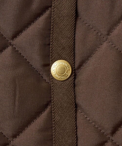 Traditional Weatherwear(トラディショナルウェザーウェア)の「【別注】<Traditional Weatherwear>ARKLEY Aライン キルティング ミドル コート(ノーカラーコート・レディース・ダークブラウン/ブラック・32/34)」の14枚目の写真