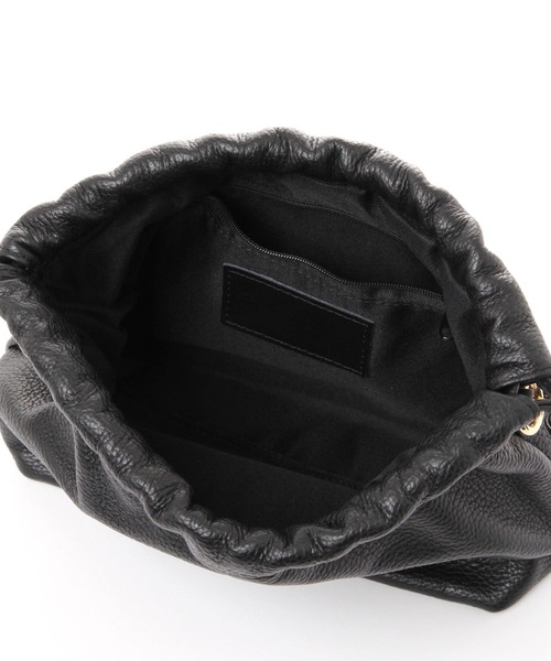 Elura（エルーラ）の「レザーギャザーBAG/451641（ハンドバッグ・レディース・ブラック/オフホワイト・ONE SIZE）」の17枚目の写真