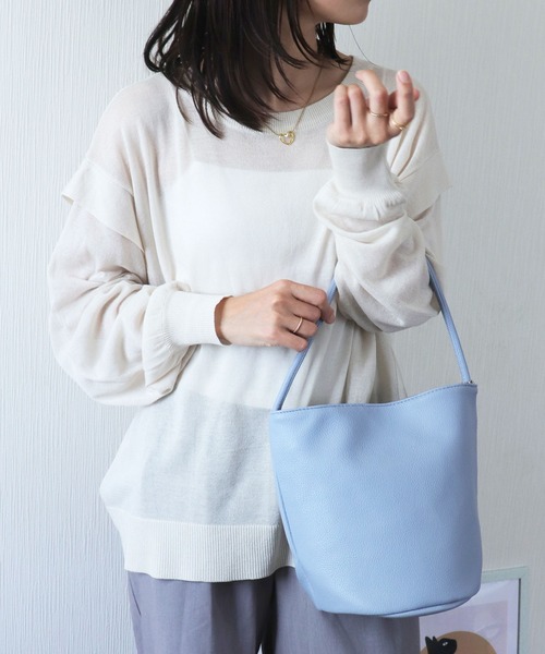 florist（フローリスト）の「チェーンチャーム付 / シュリンクレザータッチハンドバッグ/バケツバッグ（ハンドバッグ・レディース・ブルーグレー/キャメル/ブラック/オフホワイト・FREE）」の13枚目の写真