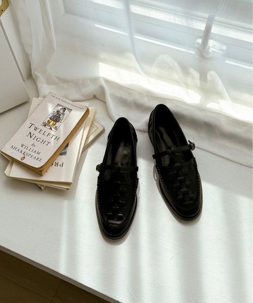 OPEN YY 黒い皮革ローファー ストラップ付き OPEN YY 黒い皮革