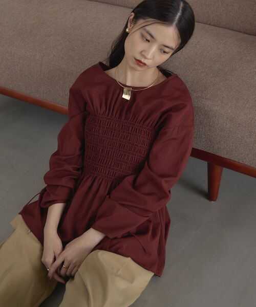 kivi（キヴィ）の「シャーリングギャザーブラウス（シャツ/ブラウス・レディース・ブラック・FREE）」の2枚目の写真