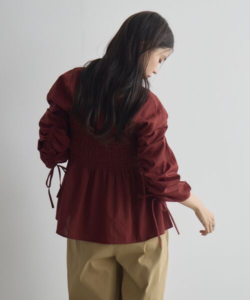 kivi（キヴィ）の「シャーリングギャザーブラウス（シャツ/ブラウス・レディース・ブラック・FREE）」の5枚目の写真