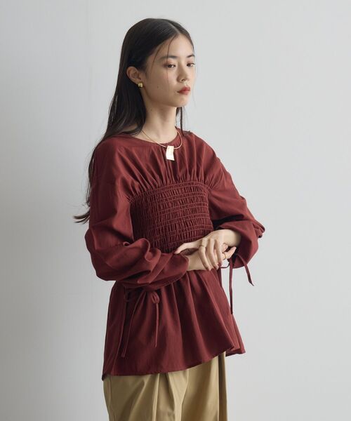 kivi（キヴィ）の「シャーリングギャザーブラウス（シャツ/ブラウス・レディース・ブラック・FREE）」の6枚目の写真