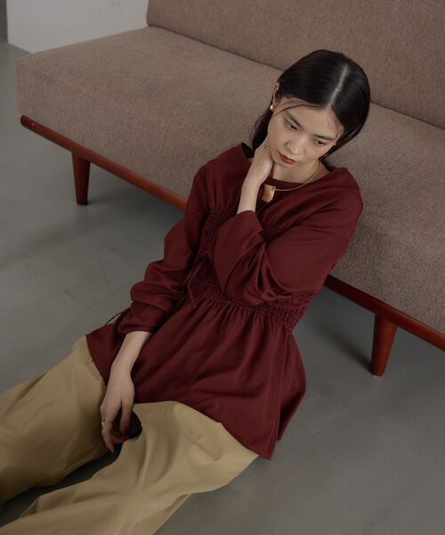 kivi（キヴィ）の「シャーリングギャザーブラウス（シャツ/ブラウス・レディース・ブラック・FREE）」の7枚目の写真