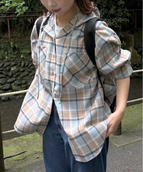 AS KNOW AS plus(アズノゥアズプラス)の「♪Wポケットフード付きビッグシルエットシャツ【UNISEX ITEM】(シャツ/ブラウス・レディース・グレー系/ブラック系/アイボリー系/ブルー系1/アイボリー系1/ブラック系1/ブルー系2/アイボリー系2/ネイビー系2/アイボリー系3/ブラック系3/サックスブルー系3・FREE)」の10枚目の写真