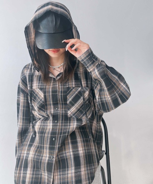 AS KNOW AS plus（アズノゥアズプラス）の「♪Wポケットフード付きビッグシルエットシャツ【UNISEX ITEM】（シャツ/ブラウス・レディース・グレー系/ブラック系/アイボリー系/ブルー系1/アイボリー系1/ブラック系1/ブルー系2/アイボリー系2/ネイビー系2・FREE）」の10枚目の写真