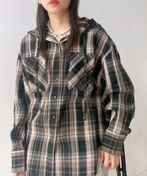 AS KNOW AS plus（アズノゥアズプラス）の「♪Wポケットフード付きビッグシルエットシャツ【UNISEX ITEM】（シャツ/ブラウス・レディース・グレー系/ブラック系/アイボリー系/ブルー系1/アイボリー系1/ブラック系1/ブルー系2/アイボリー系2/ネイビー系2・FREE）」の12枚目の写真