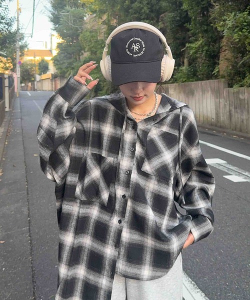 AS KNOW AS plus(アズノゥアズプラス)の「♪Wポケットフード付きビッグシルエットシャツ【UNISEX ITEM】(シャツ/ブラウス・レディース・グレー系/ブラック系/アイボリー系/ブルー系1/アイボリー系1/ブラック系1/ブルー系2/アイボリー系2/ネイビー系2/アイボリー系3/ブラック系3/サックスブルー系3・FREE)」の15枚目の写真