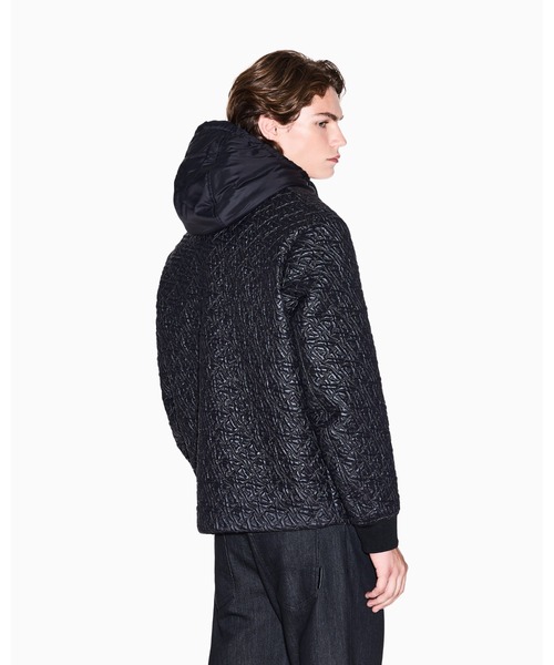 ARMANI EXCHANGE(アルマーニエクスチェンジ)の「【A|X アルマーニ エクスチェンジ】オールオーバーキルティングロゴ フーデッドブルゾン(ブルゾン・メンズ・ブラック・X-SMALL/X-LARGE/LARGE/MEDIUM/SMALL)」の2枚目の写真