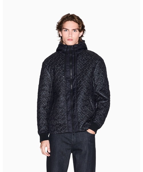 ARMANI EXCHANGE(アルマーニエクスチェンジ)の「【A|X アルマーニ エクスチェンジ】オールオーバーキルティングロゴ フーデッドブルゾン(ブルゾン・メンズ・ブラック・X-SMALL/X-LARGE/LARGE/MEDIUM/SMALL)」の9枚目の写真