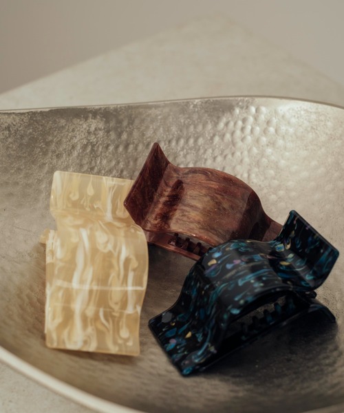 Shelly island(シェリーアイランド)の「ヘアクリップ(バレッタ/ヘアクリップ・レディース・ホワイト/ブラウン/その他・FREE)」の2枚目の写真