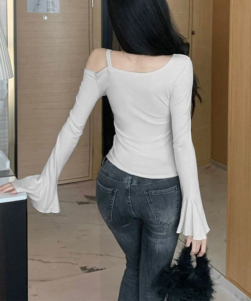 Miniministore(ミニミニストア)の「ワンオフショルダーTシャツギャザー 長袖(Tシャツ/カットソー・レディース・ブラック/ダークグレー/ホワイト・FREE)」の13枚目の写真