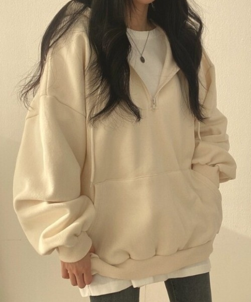 cammie(キャミー)の「カンガルーポケットハーフジップフーディー(パーカー・レディース・アイボリー/モカ/グレー・M/L)」の2枚目の写真